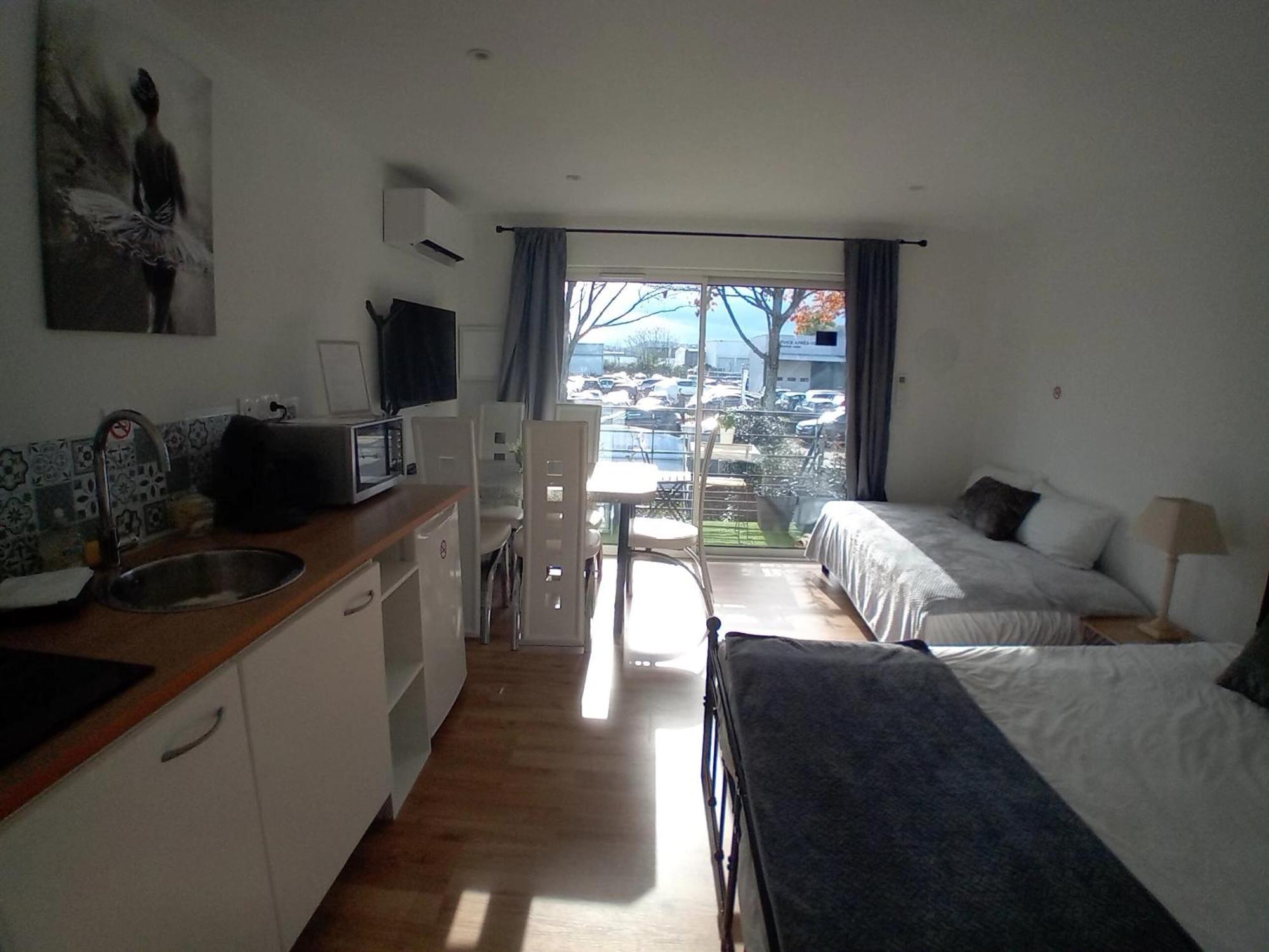 Appart'Hotel Le Clos Lassagne A Brignais - Lyon Sud Экстерьер фото